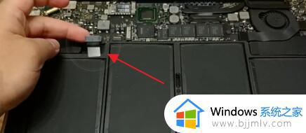 笔记本电池怎么取下来_笔记本电脑电池怎么拆下来